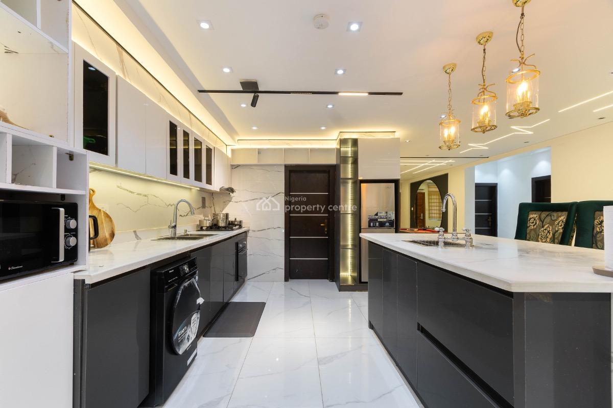 Luxury Furnished 3 Bedrooms Apartment, Admiralty Close, Lekki Phase 1, Lekki, Lagos, Flat / Apartment for Rent