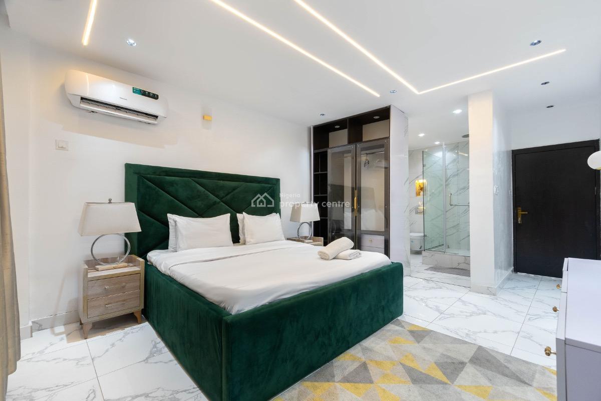 Luxury Furnished 3 Bedrooms Apartment, Admiralty Close, Lekki Phase 1, Lekki, Lagos, Flat / Apartment for Rent