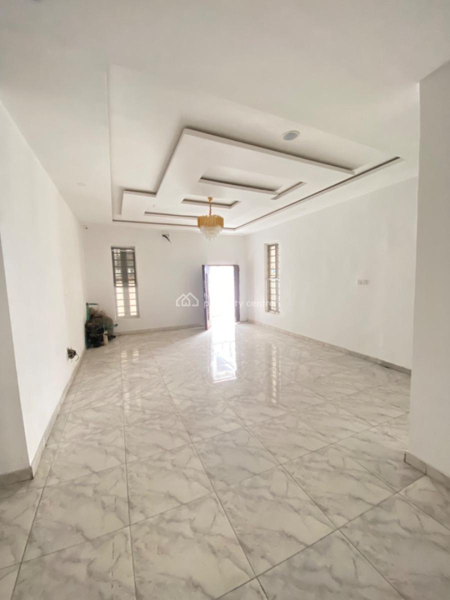 Distress 4 Bedroom Spacious Fully Detached Duplex with Bq and Pool, Chevron, Lekki, Lagos, Detached Duplex for Sale