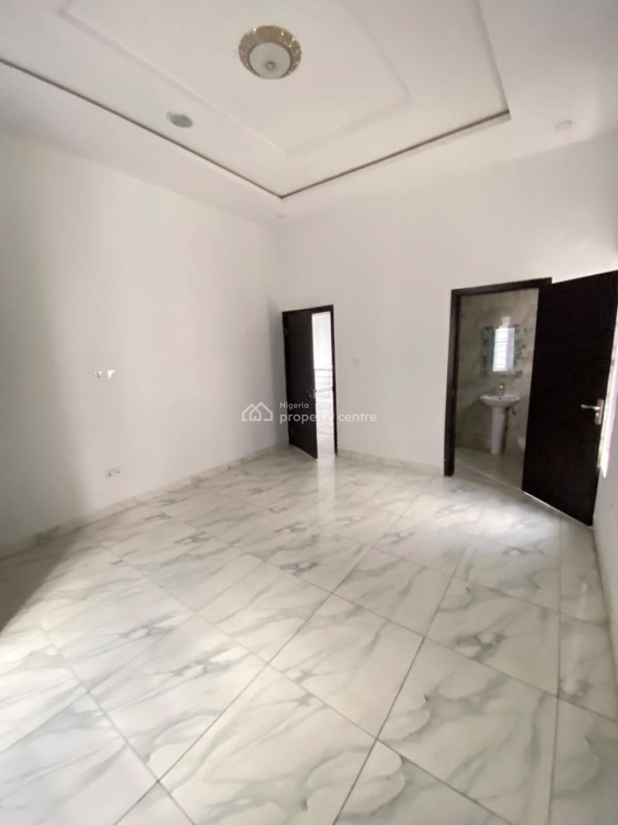 Distress 4 Bedroom Spacious Fully Detached Duplex with Bq and Pool, Chevron, Lekki, Lagos, Detached Duplex for Sale
