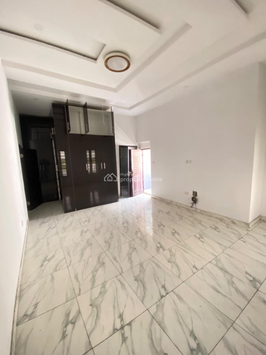 Distress 4 Bedroom Spacious Fully Detached Duplex with Bq and Pool, Chevron, Lekki, Lagos, Detached Duplex for Sale