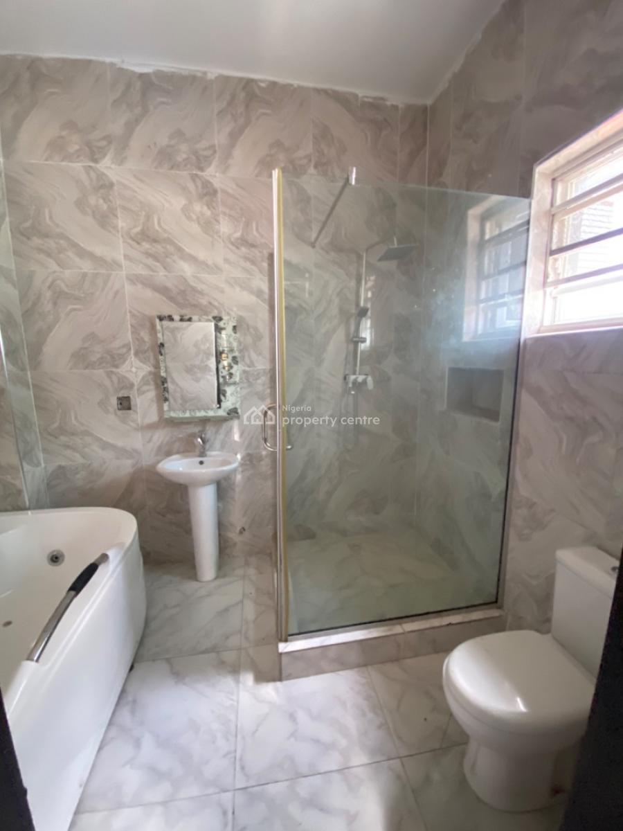Distress 4 Bedroom Spacious Fully Detached Duplex with Bq and Pool, Chevron, Lekki, Lagos, Detached Duplex for Sale