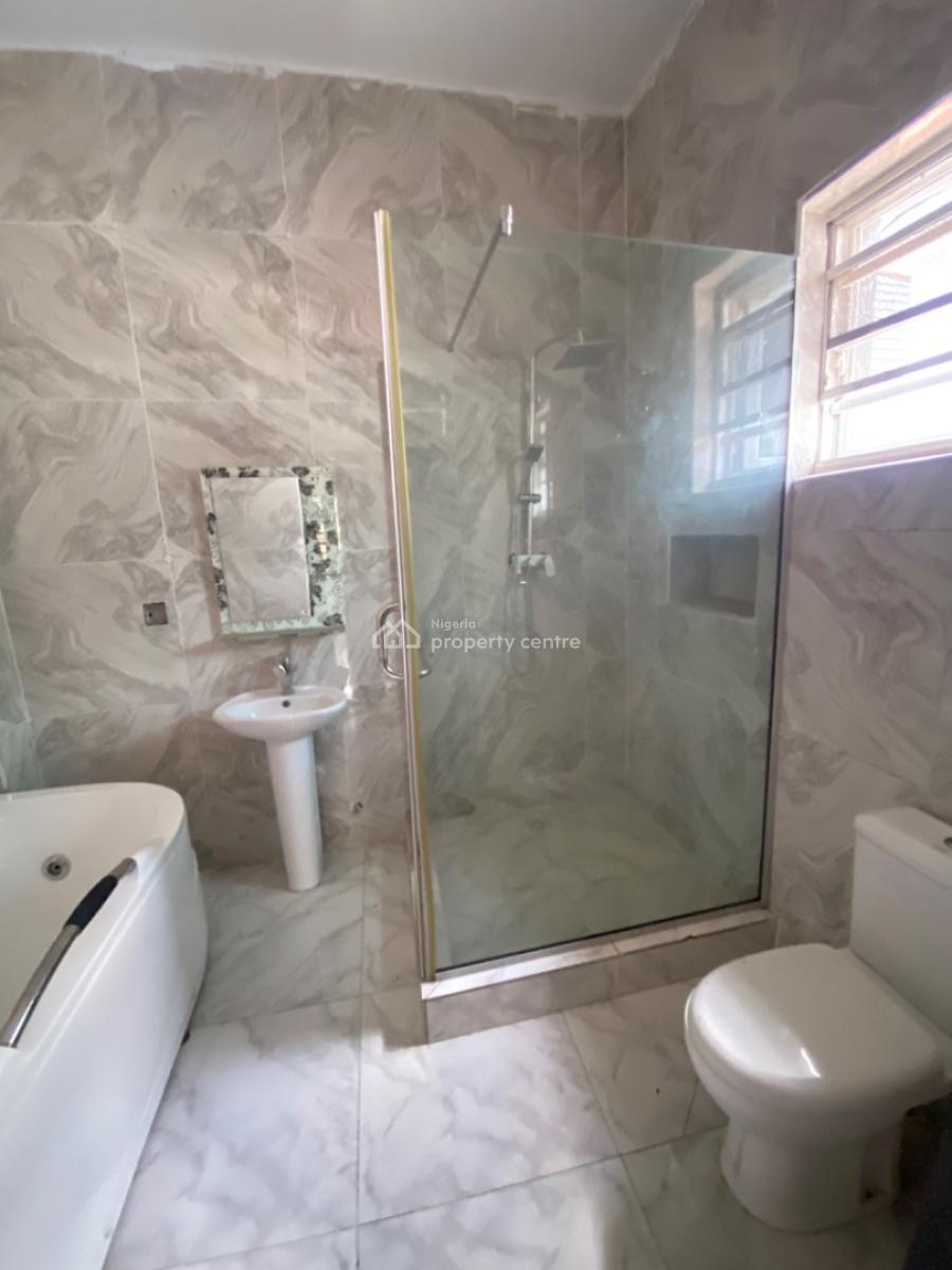 Distress 4 Bedroom Spacious Fully Detached Duplex with Bq and Pool, Chevron, Lekki, Lagos, Detached Duplex for Sale