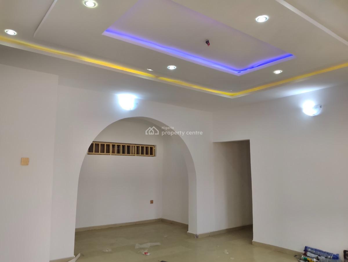 Renovated 3 Bedrooms Flat, Soji Adegoke Rd, Katampe (main), Katampe, Abuja, Flat / Apartment for Rent