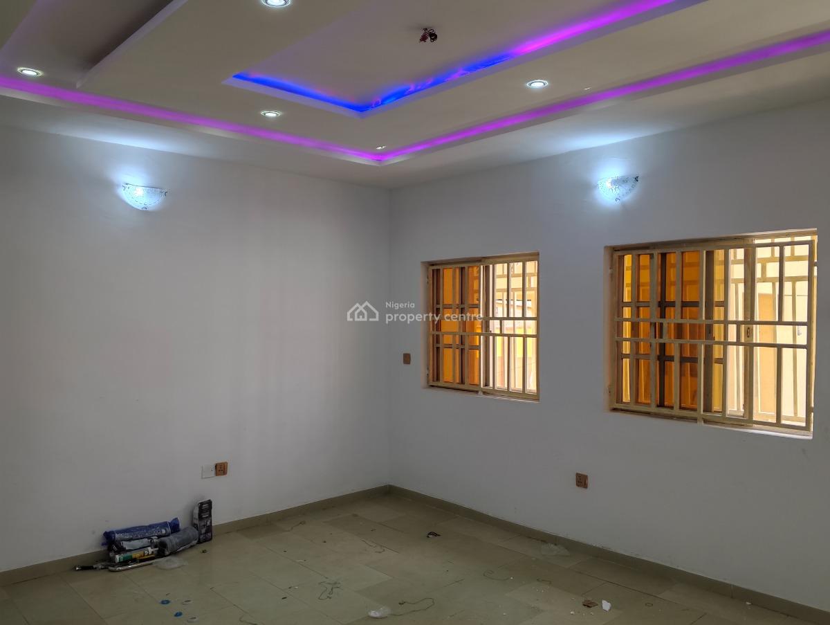 Renovated 3 Bedrooms Flat, Soji Adegoke Rd, Katampe (main), Katampe, Abuja, Flat / Apartment for Rent