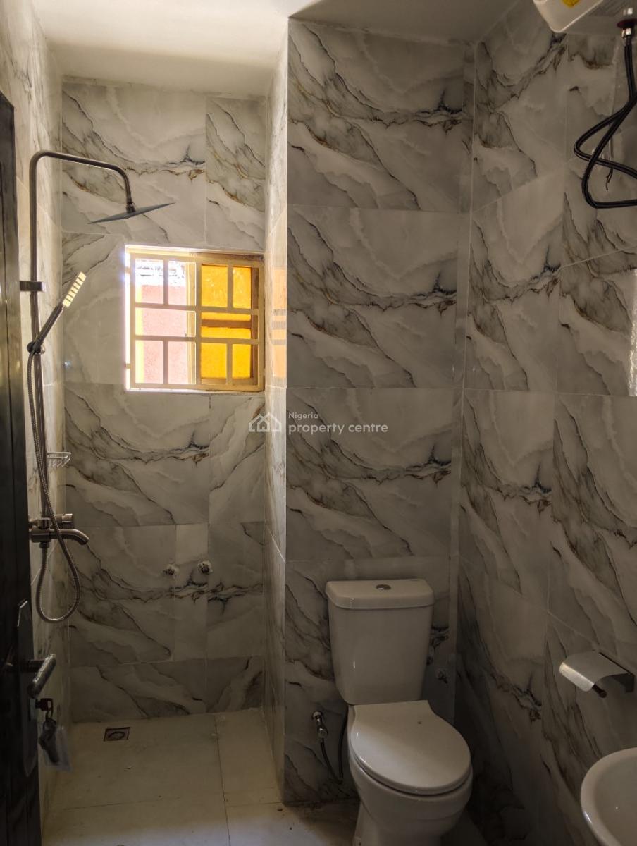 Renovated 3 Bedrooms Flat, Soji Adegoke Rd, Katampe (main), Katampe, Abuja, Flat / Apartment for Rent