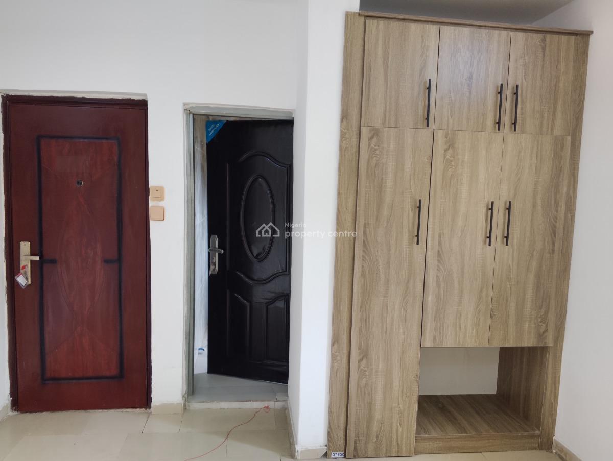 Renovated 3 Bedrooms Flat, Soji Adegoke Rd, Katampe (main), Katampe, Abuja, Flat / Apartment for Rent