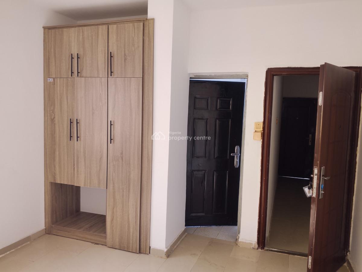 Renovated 3 Bedrooms Flat, Soji Adegoke Rd, Katampe (main), Katampe, Abuja, Flat / Apartment for Rent