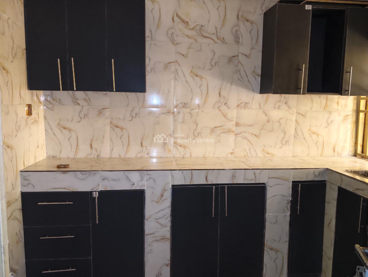 Renovated 3 Bedrooms Flat, Soji Adegoke Rd, Katampe (main), Katampe, Abuja, Flat / Apartment for Rent
