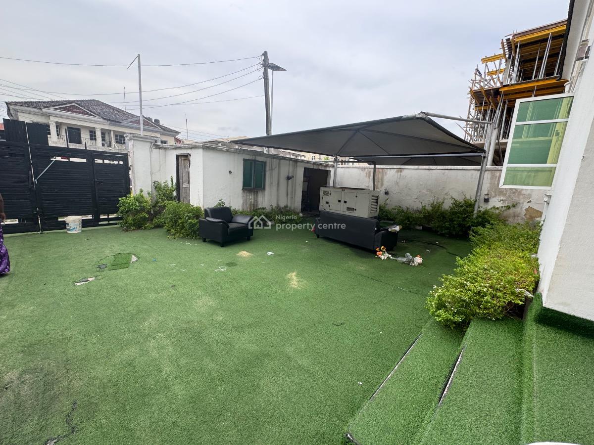 a Commercial 6 Bedroom Detached Duplex with 2 Bq in Lekki 1., Lekki Phase 1., Lekki Phase 1, Lekki, Lagos, Office Space for Rent