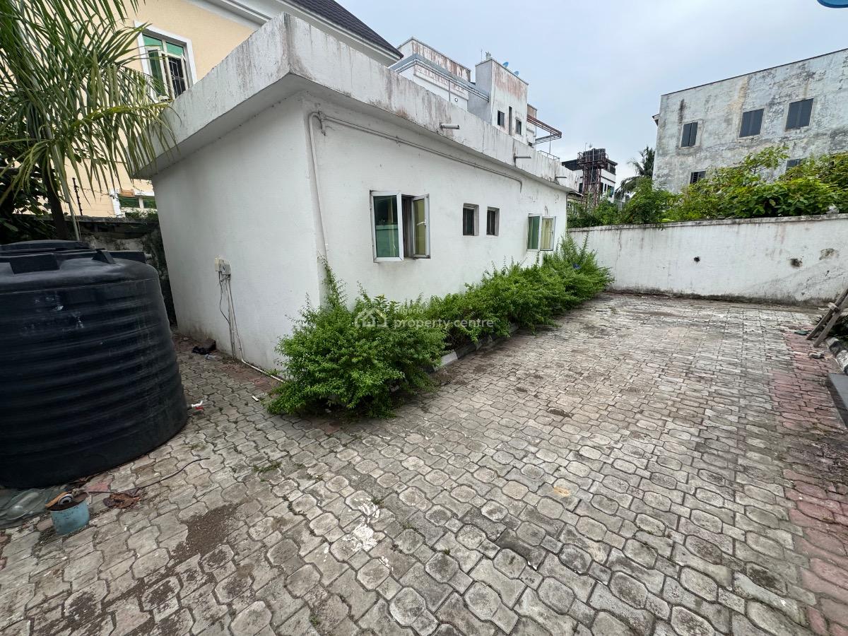 a Commercial 6 Bedroom Detached Duplex with 2 Bq in Lekki 1., Lekki Phase 1., Lekki Phase 1, Lekki, Lagos, Office Space for Rent