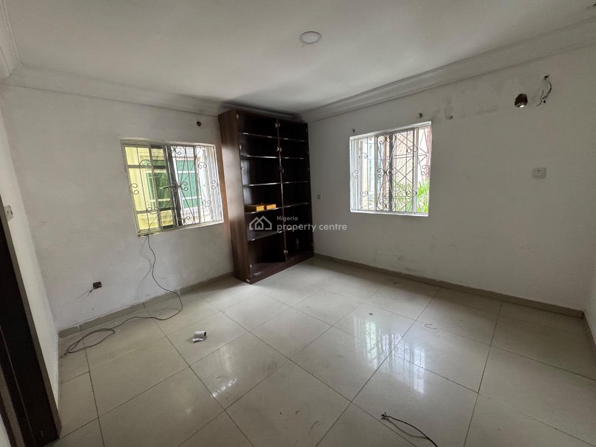 a Commercial 6 Bedroom Detached Duplex with 2 Bq in Lekki 1., Lekki Phase 1., Lekki Phase 1, Lekki, Lagos, Office Space for Rent