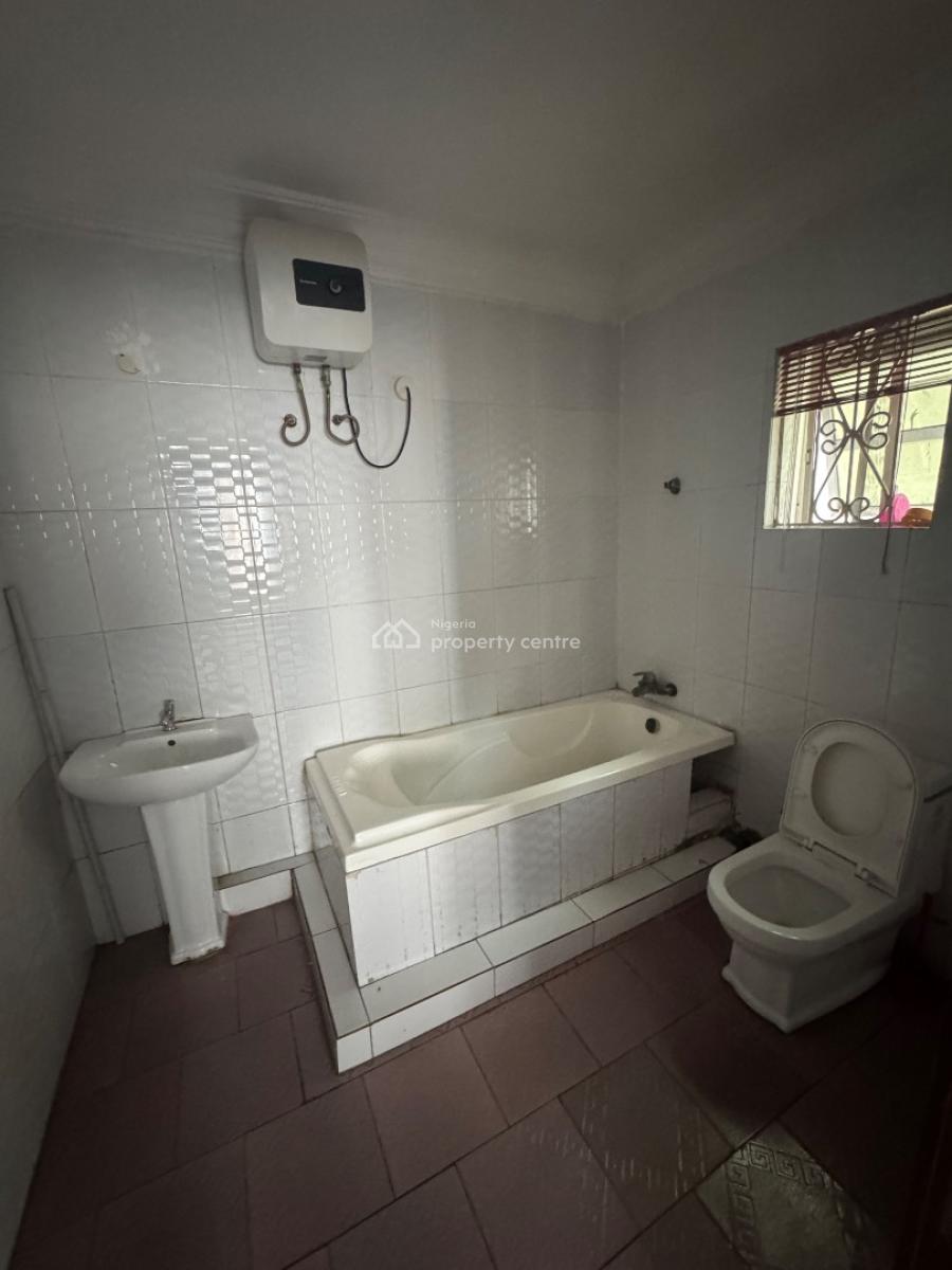 a Commercial 6 Bedroom Detached Duplex with 2 Bq in Lekki 1., Lekki Phase 1., Lekki Phase 1, Lekki, Lagos, Office Space for Rent