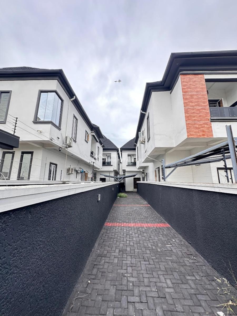 4 Bedroom Fully Detached Duplex with Bq, Ikota, Lekki, Lagos, Detached Duplex for Sale