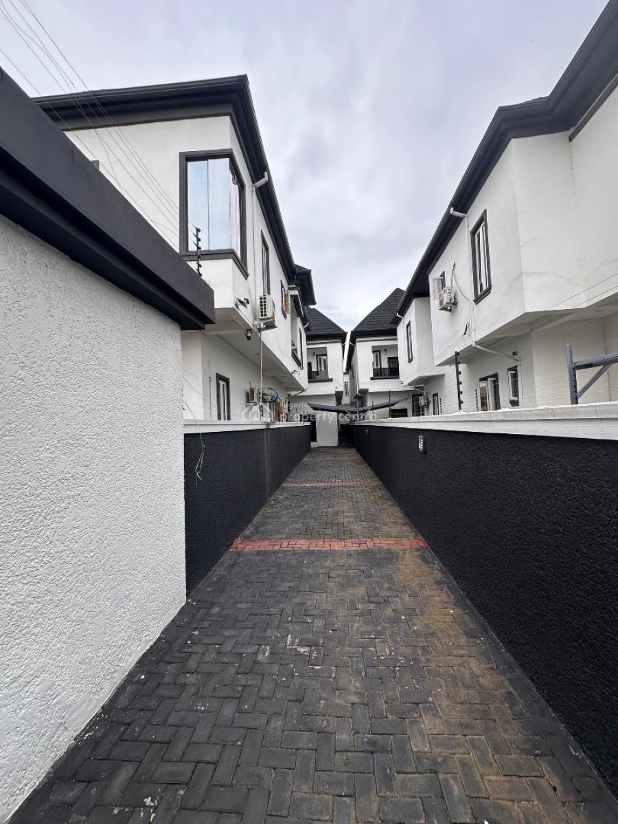 4 Bedroom Fully Detached Duplex with Bq, Ikota, Lekki, Lagos, Detached Duplex for Sale