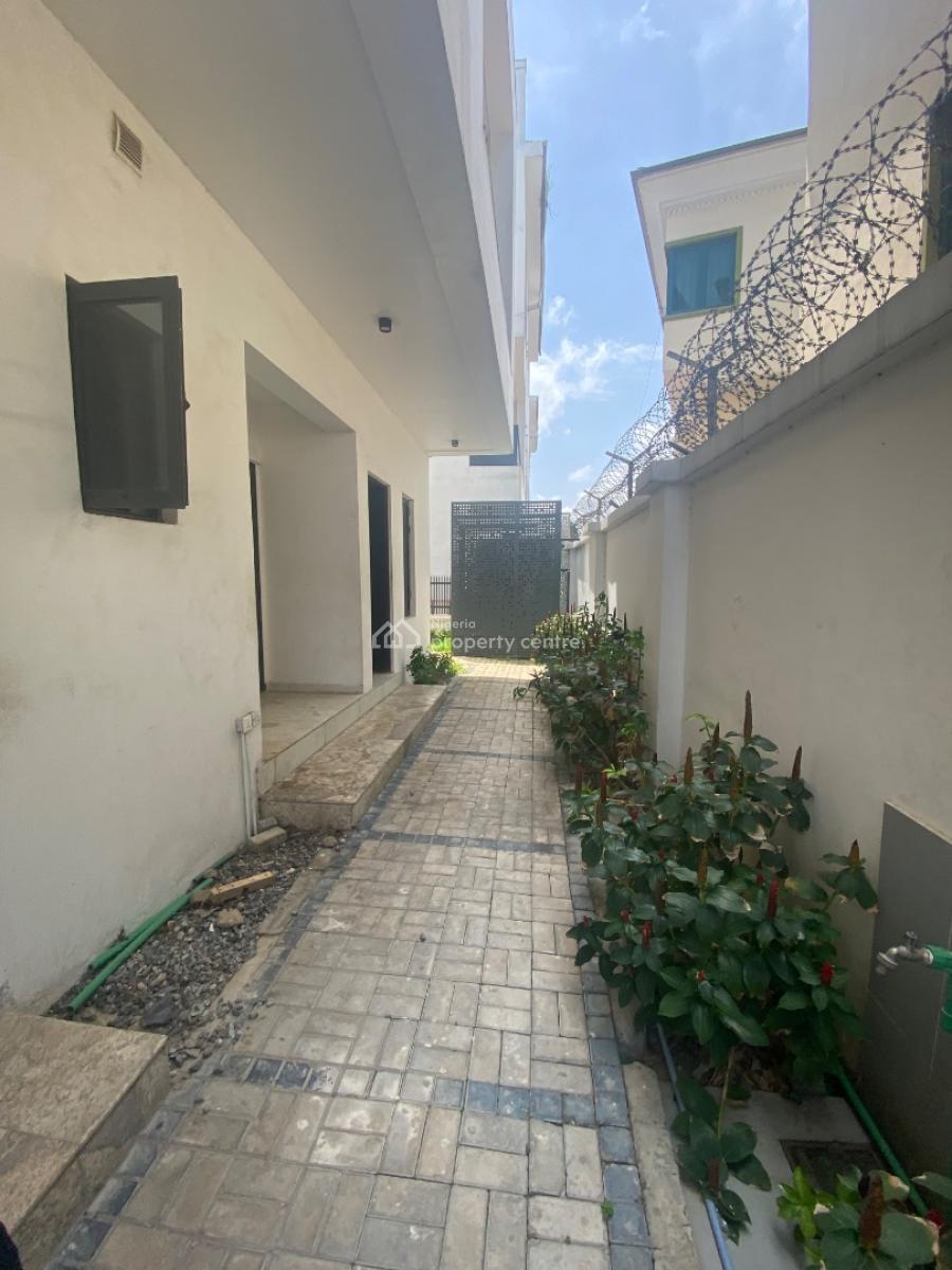 5 Bedroom Detached House with 2 Room Bq, Off Oba Akinjobi Way, Ikeja Gra, Ikeja, Lagos, Detached Duplex for Rent