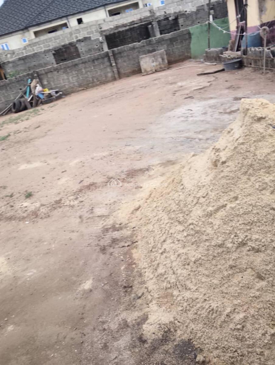Iand Close to Igbogbo Bus Stop, Igbogbo Estate, Igbogbo, Ikorodu, Lagos, Residential Land for Sale