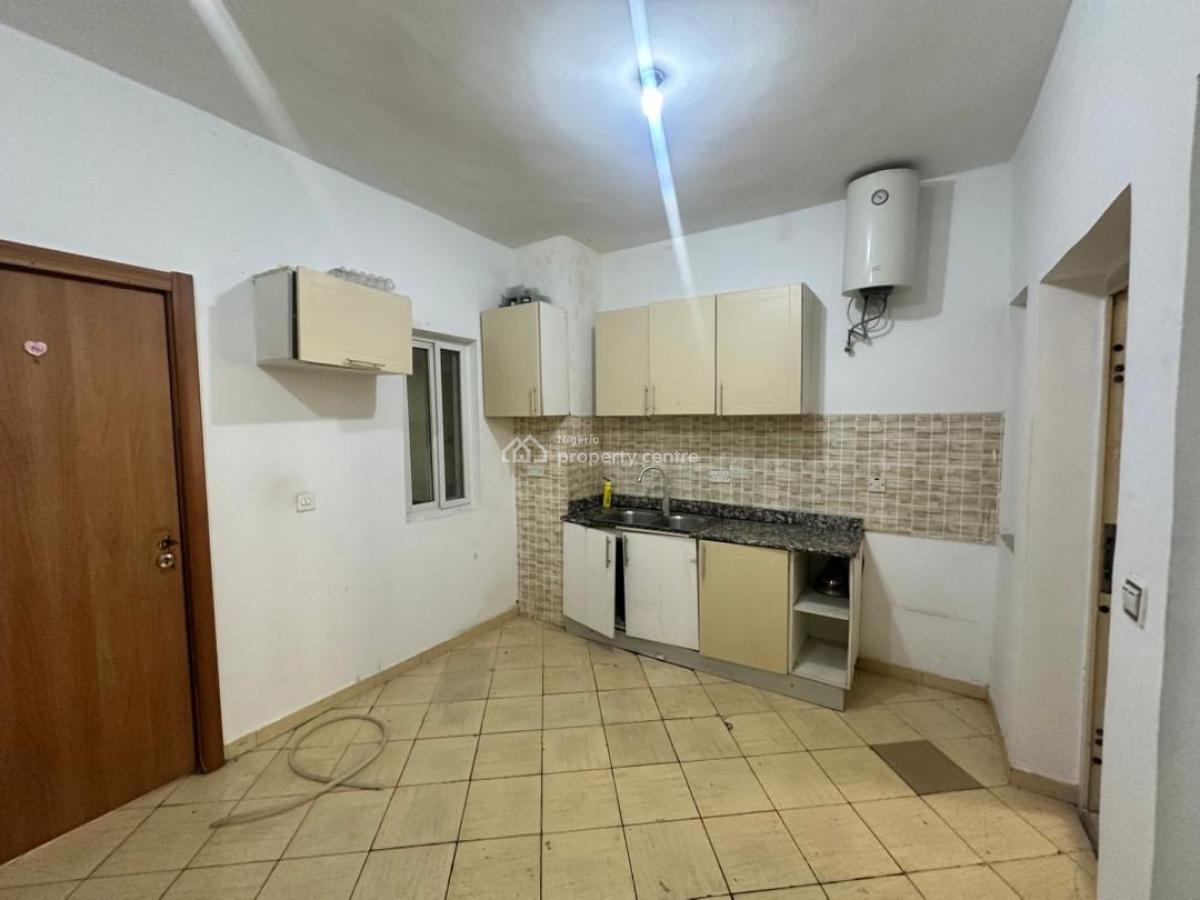 Luxury Spacious 3 Bedroom Apartment with a Room Bq on The 4th Floor, Primewater Garden Estate 2, Ikate, Lekki, Lagos, Flat / Apartment for Sale