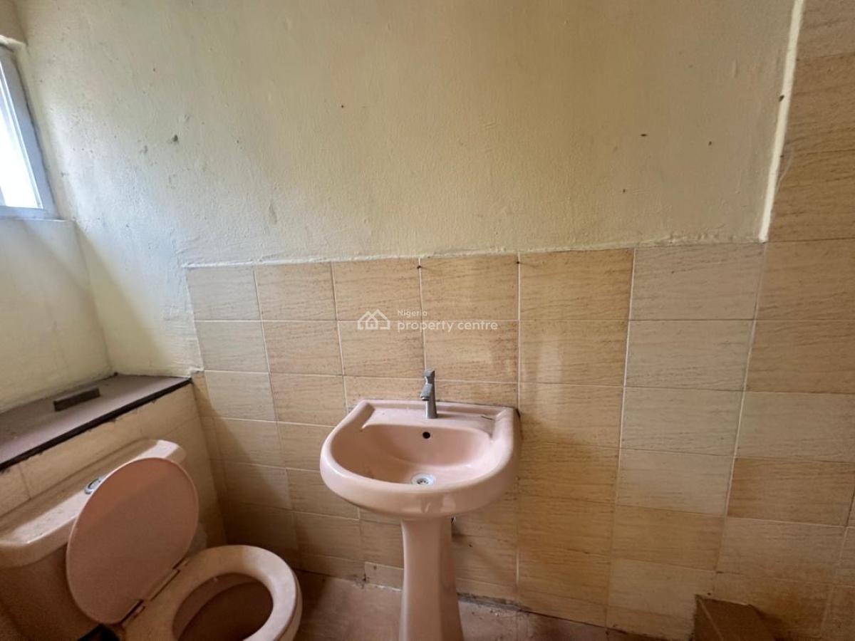 Luxury Spacious 3 Bedroom Apartment with a Room Bq on The 4th Floor, Primewater Garden Estate 2, Ikate, Lekki, Lagos, Flat / Apartment for Sale