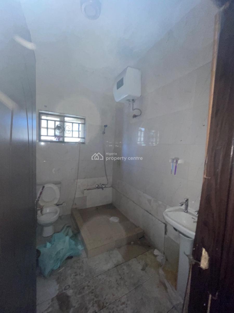 a Massive 3 Bedroom Apartment, Mobil Road, Ilaje, Ajah, Lagos, Flat / Apartment for Rent
