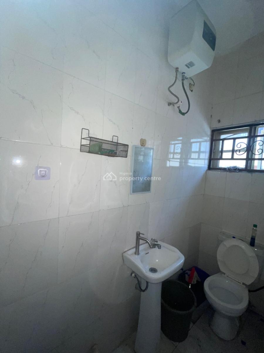 a Massive 3 Bedroom Apartment, Mobil Road, Ilaje, Ajah, Lagos, Flat / Apartment for Rent