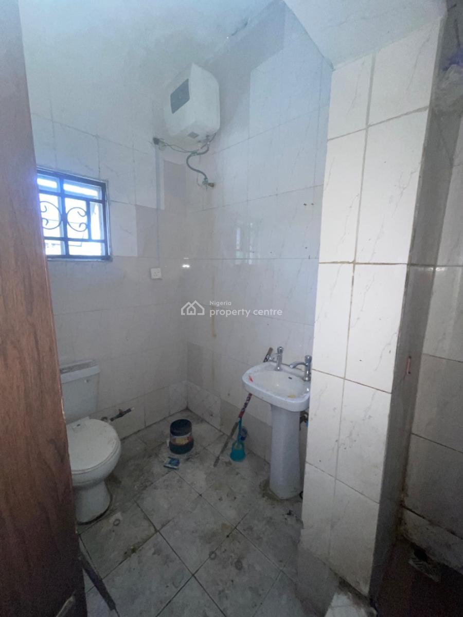 a Massive 3 Bedroom Apartment, Mobil Road, Ilaje, Ajah, Lagos, Flat / Apartment for Rent
