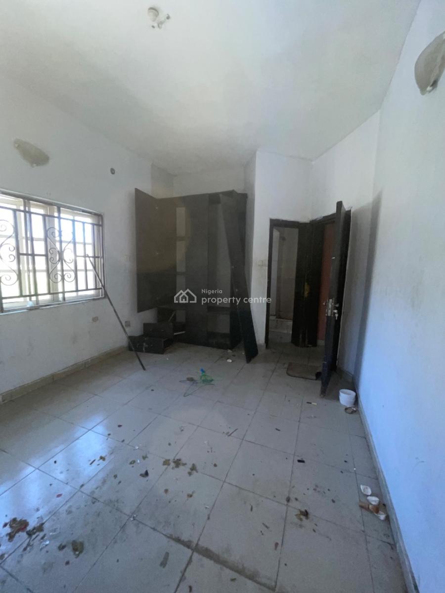 a Massive 3 Bedroom Apartment, Mobil Road, Ilaje, Ajah, Lagos, Flat / Apartment for Rent