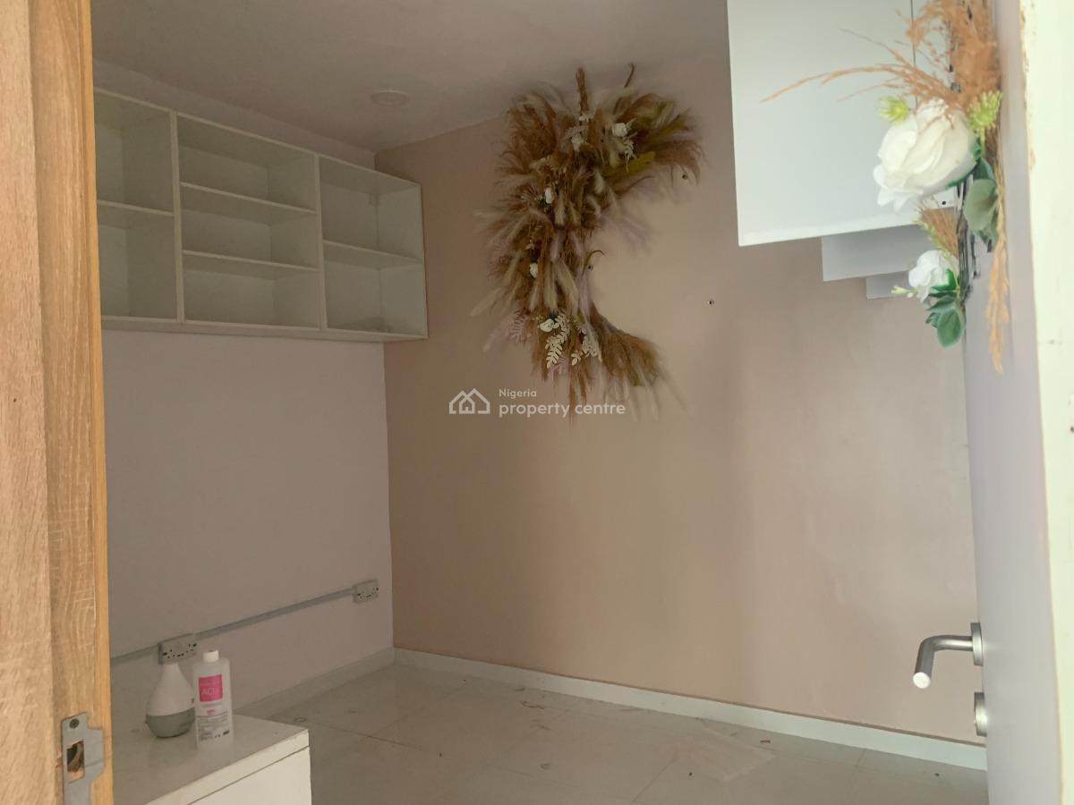 Luxury and Spacious Shop Space., Lekki Phase 1, Lekki, Lagos, Shop for Rent