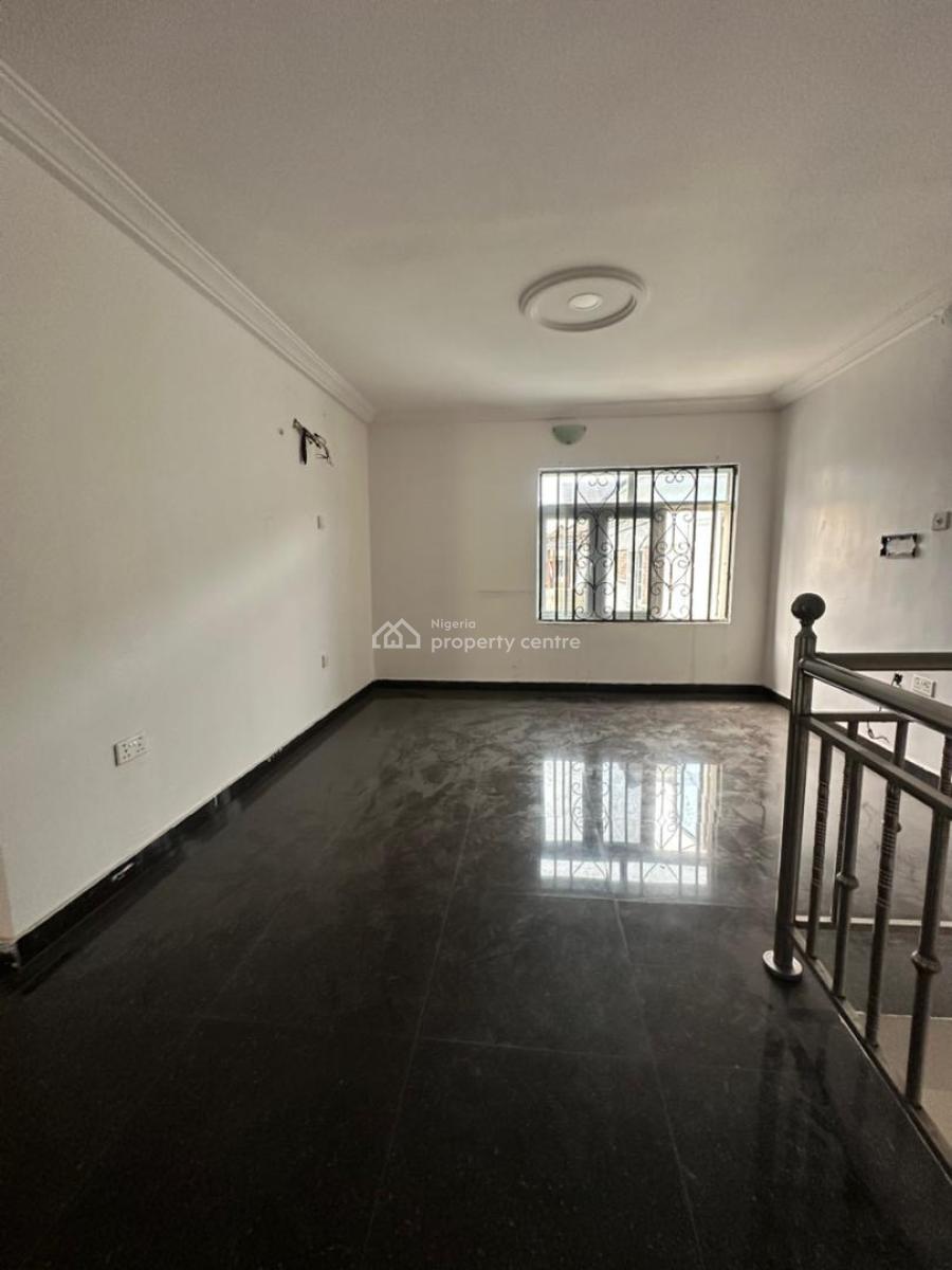 Maintained 2 Bedroom Semi-detached Duplex, Lekki, Lekki Phase 1, Lekki, Lagos, House for Rent