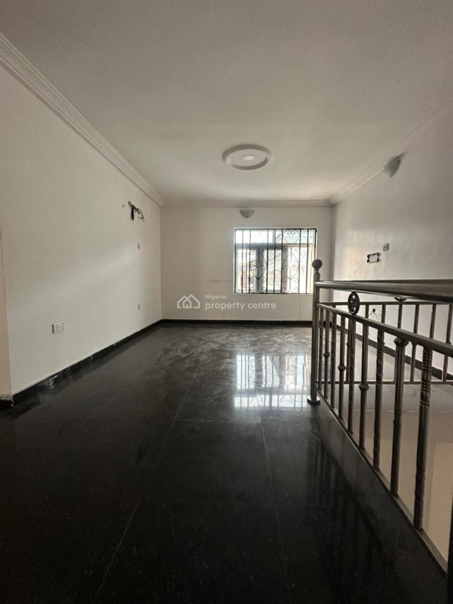 Maintained 2 Bedroom Semi-detached Duplex, Lekki, Lekki Phase 1, Lekki, Lagos, House for Rent