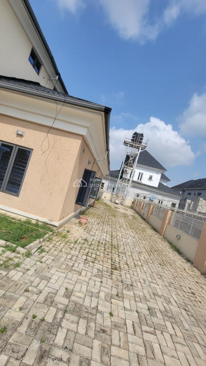 Standard, Spacious Fully Detached Four(4) Bedrooms Duplex with Bq, Cluster 4, River Park Estate Airport Road Abuja, Lugbe District, Abuja, Detached Duplex for Rent