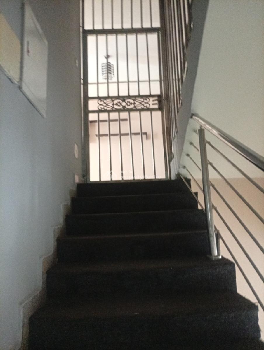 Spacious and Clean 4 Bedroom Terraced Duplex with a Bq, Guzape District, Abuja, Terraced Duplex for Rent