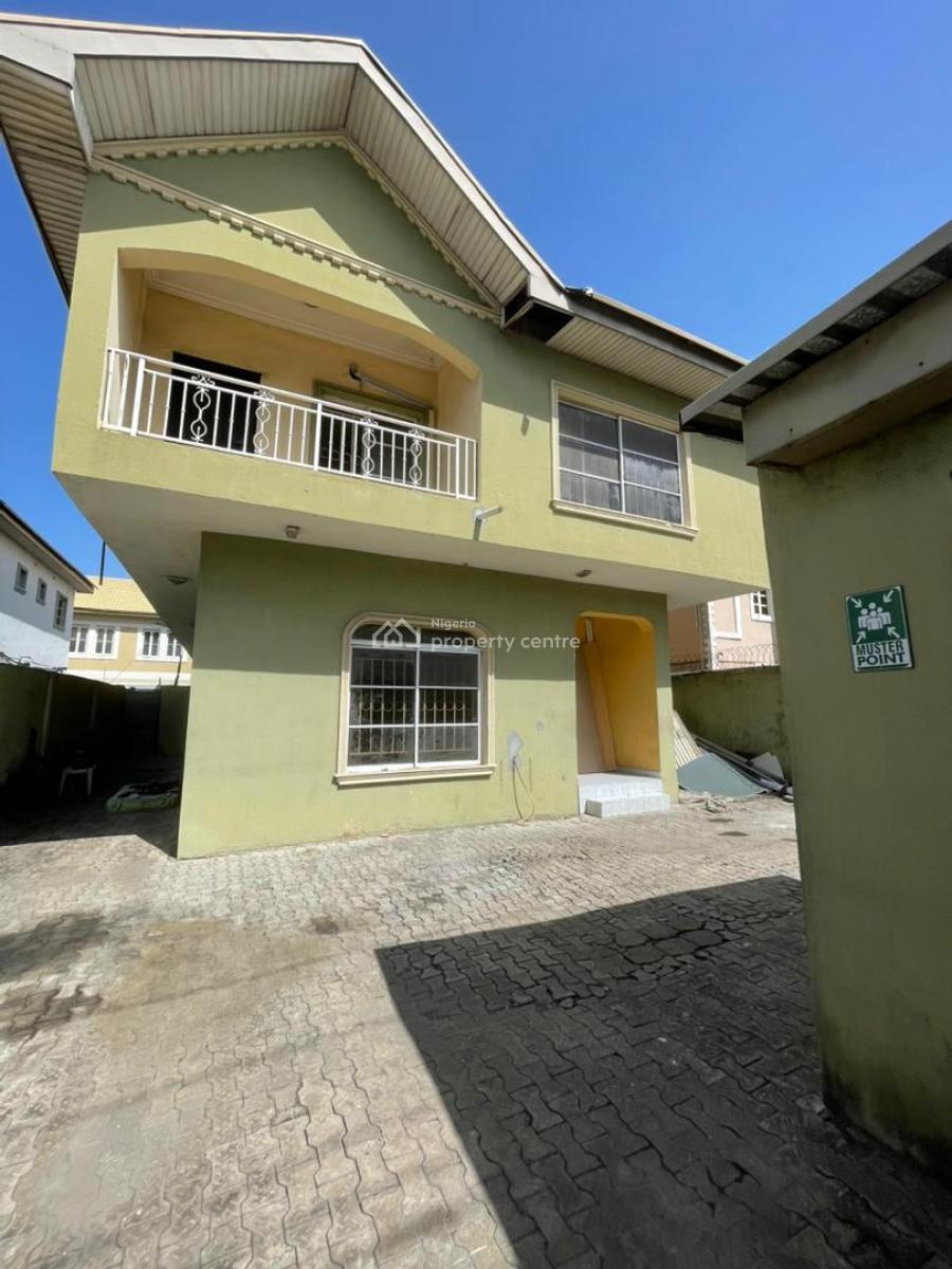 Commercial 4bedroom 2room Bq Ample Parking Secured House, Off Admiralty Way, Lekki Phase 1, Lekki, Lagos, Detached Duplex for Rent