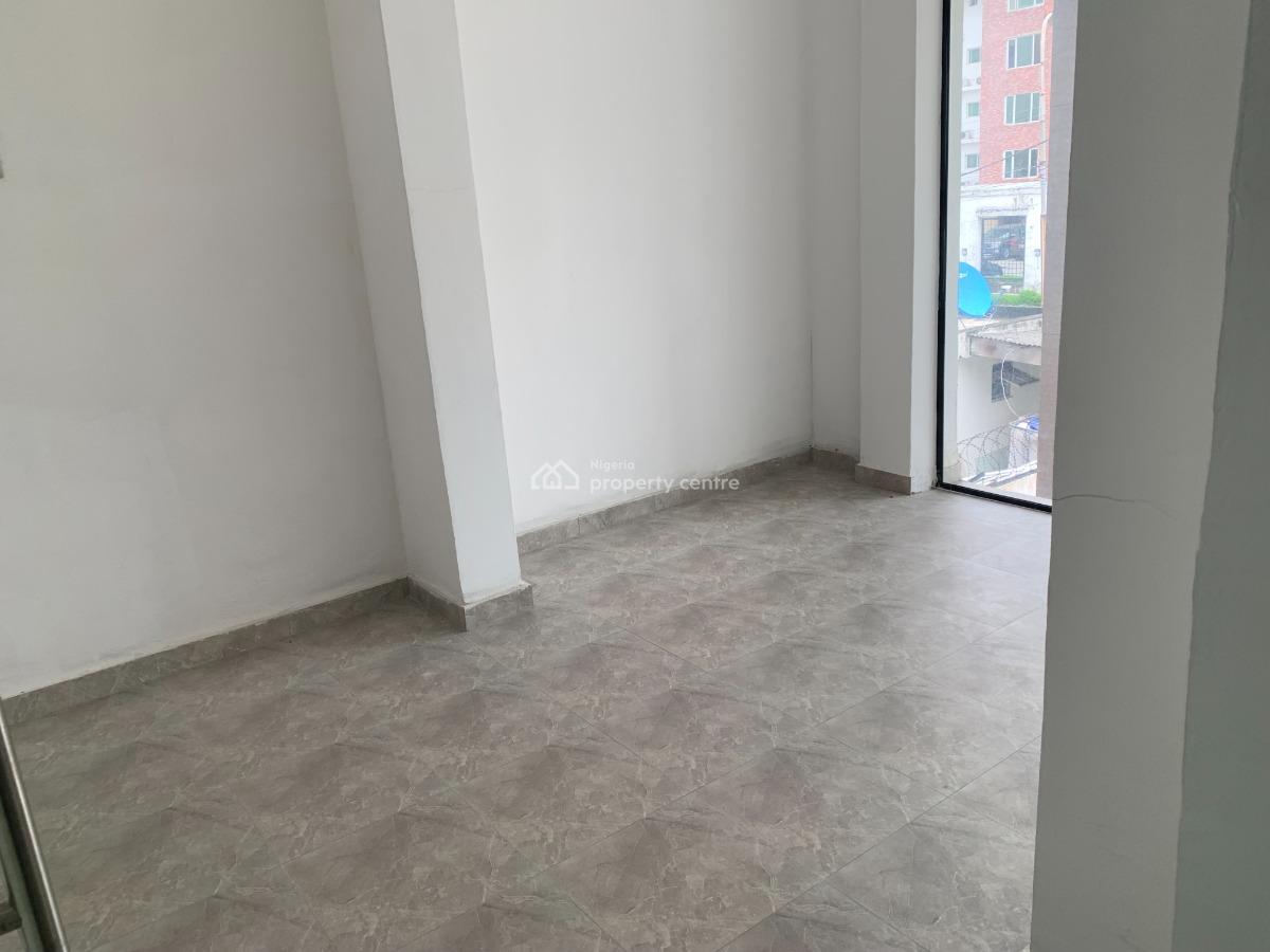 Luxury and Spacious Shop Space., Lekki Phase 1, Lekki, Lagos, Commercial Property for Rent