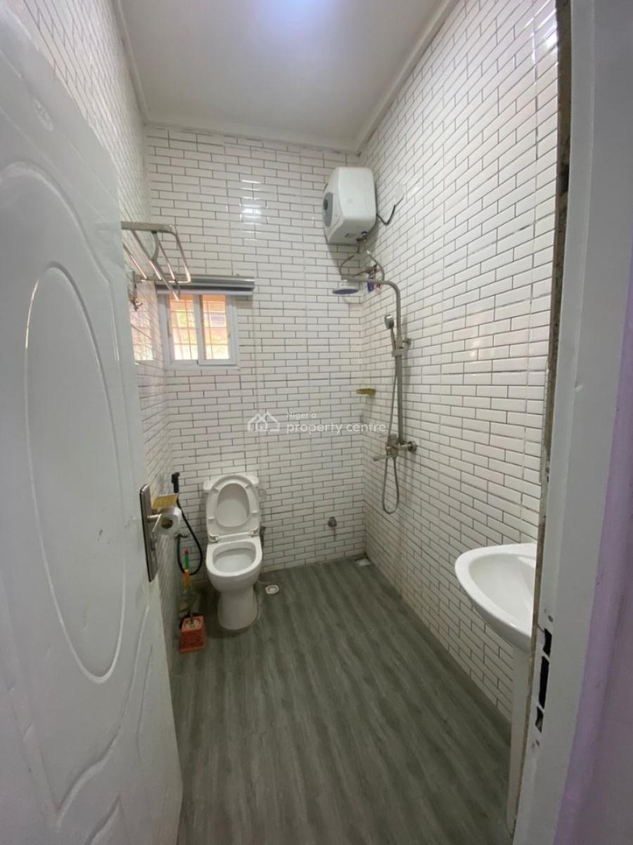 Standard  2 Bedroom Flat, Gwarinpa, Gwarinpa, Abuja, Flat / Apartment for Rent