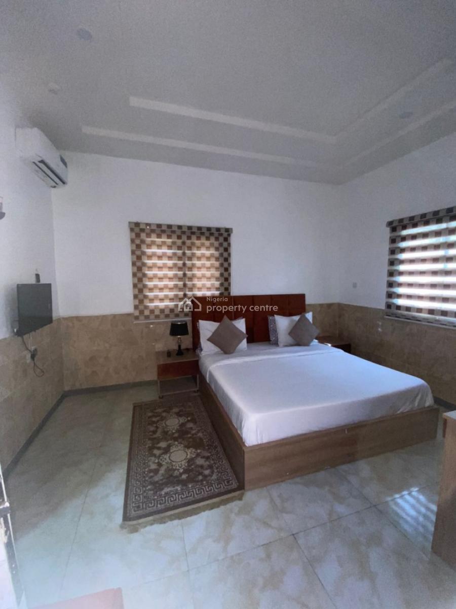 Standard  2 Bedroom Flat, Gwarinpa, Gwarinpa, Abuja, Flat / Apartment for Rent