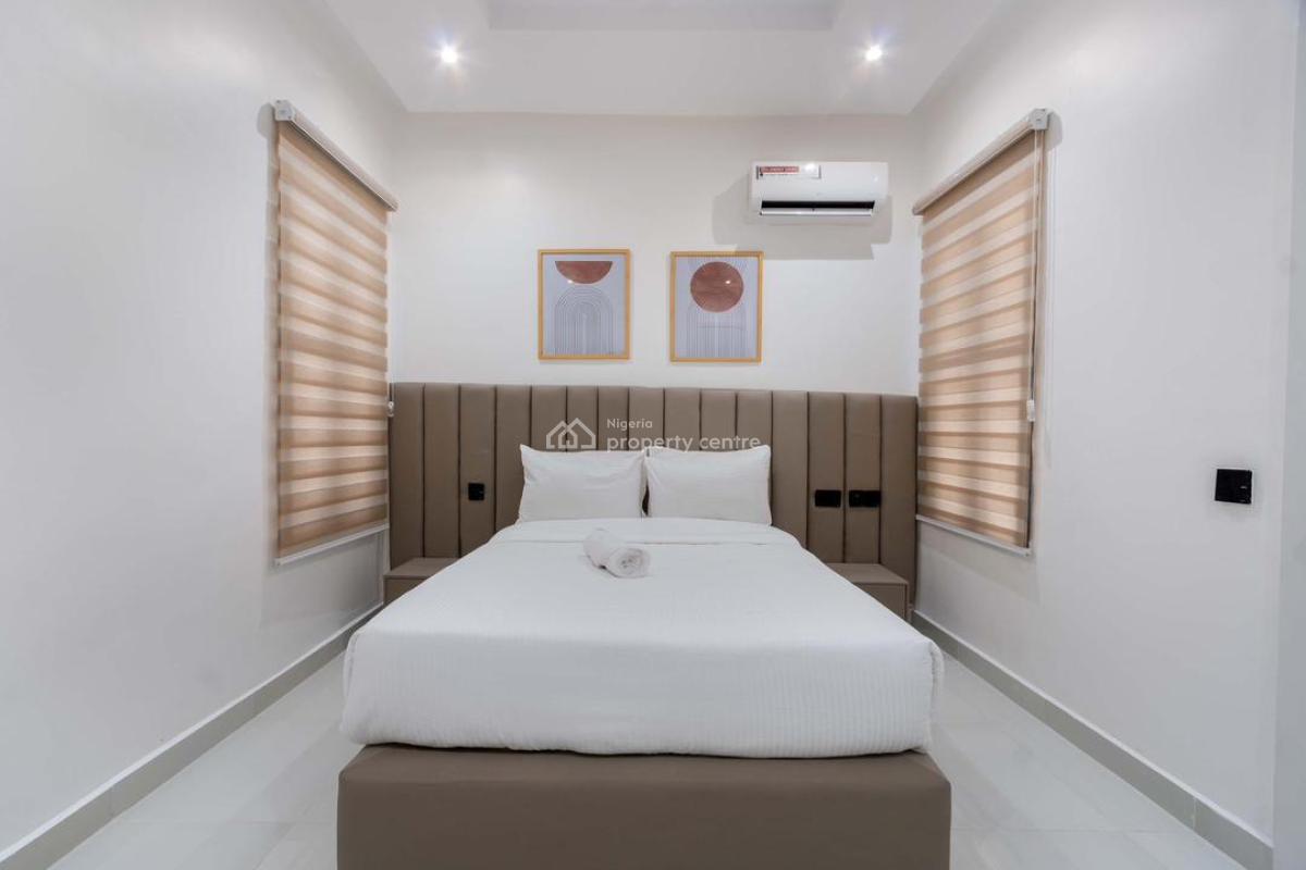 Luxury 3bedroom Apartment with Pool, Gym  & Bathub, Ensuite Rooms, Parking Space, Unlimited Wifi, Comfortable and Secure, Ikate, Lekki, Lagos, Flat / Apartment Short Let