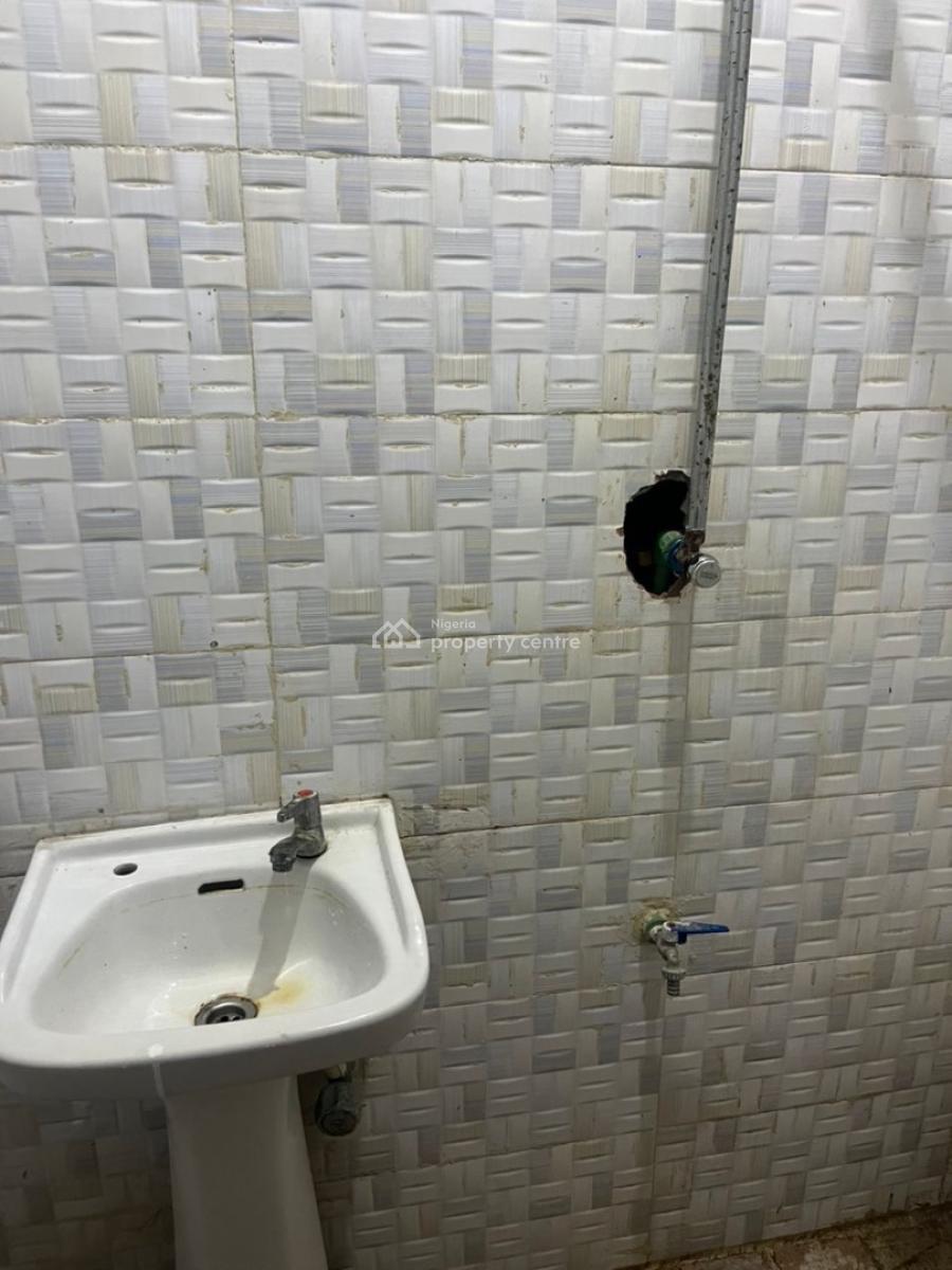 Nice and Spacious Room Boys Quarter, Chevron, Lekki, Lagos, Self Contain (single Rooms) for Rent