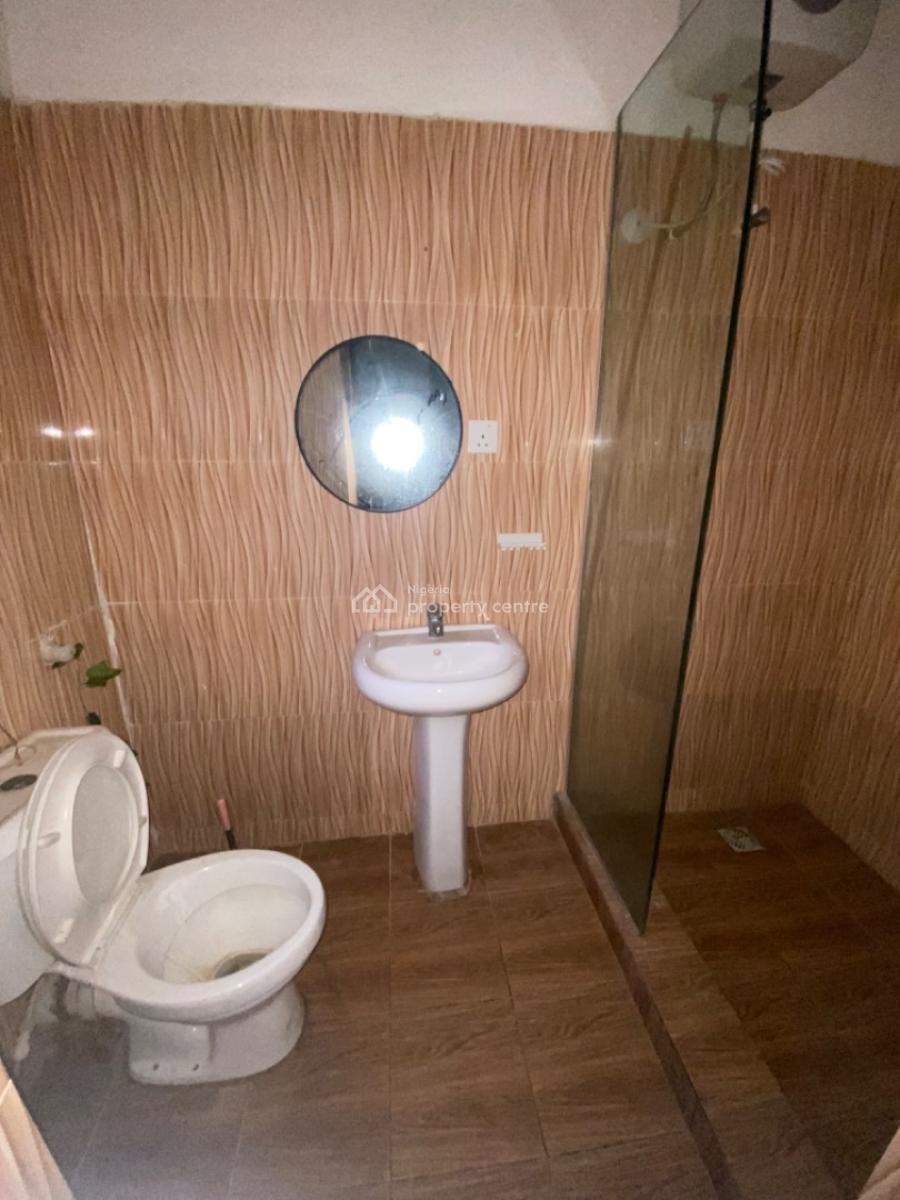 Neatly Used 4bedroom Flat, Peninsula Garden Estate, Behind Blenco, Ajah, Lagos, Flat / Apartment for Rent