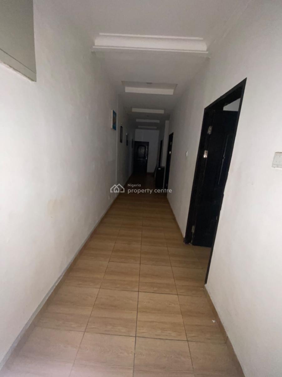 Neatly Used 4bedroom Flat, Peninsula Garden Estate, Behind Blenco, Ajah, Lagos, Flat / Apartment for Rent