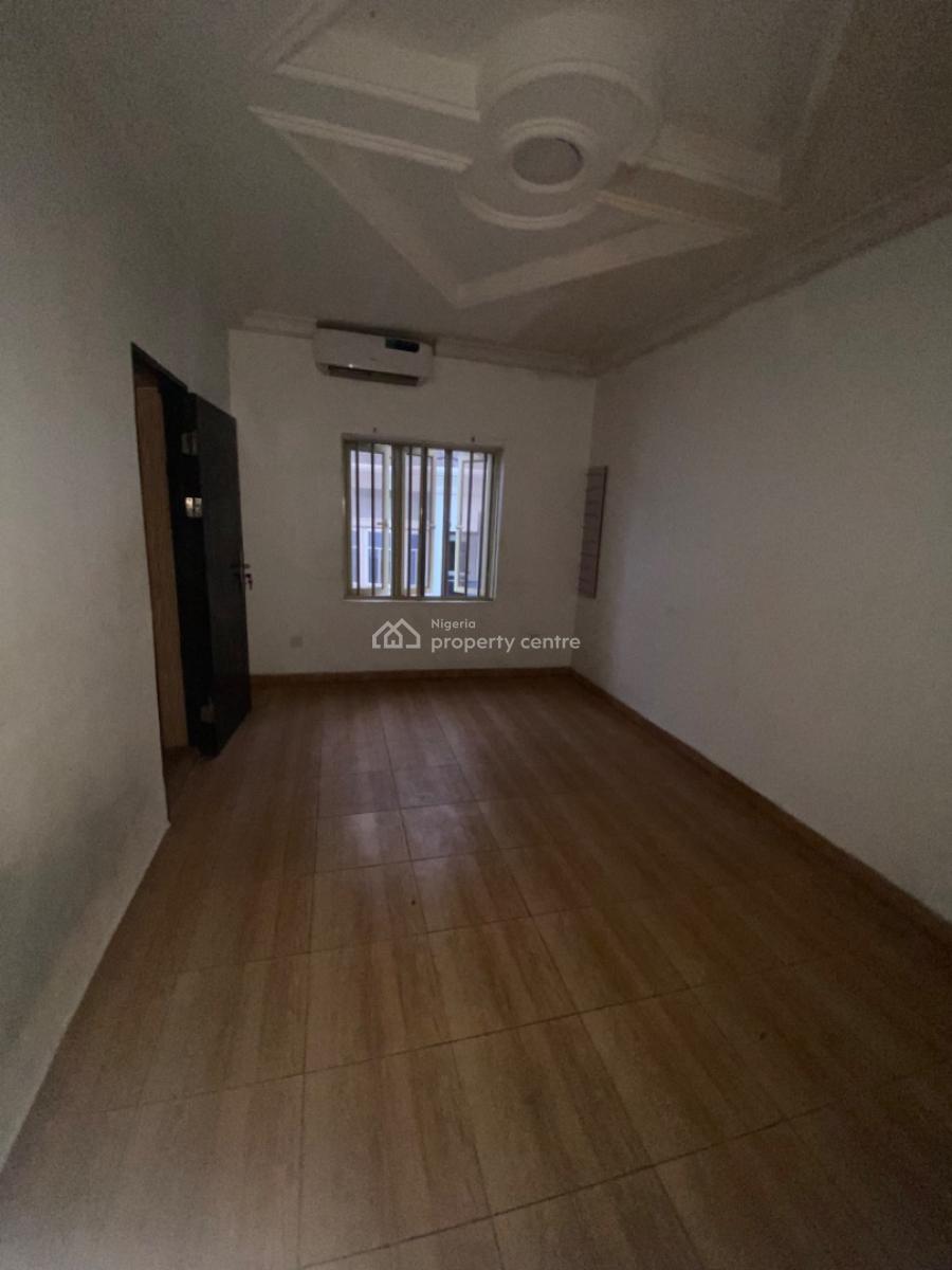 Neatly Used 4bedroom Flat, Peninsula Garden Estate, Behind Blenco, Ajah, Lagos, Flat / Apartment for Rent