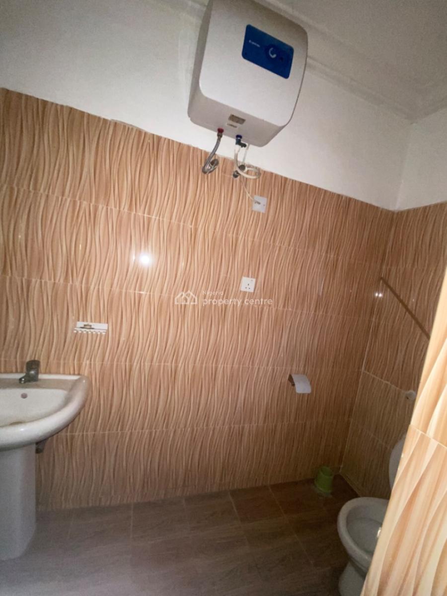 Neatly Used 4bedroom Flat, Peninsula Garden Estate, Behind Blenco, Ajah, Lagos, Flat / Apartment for Rent