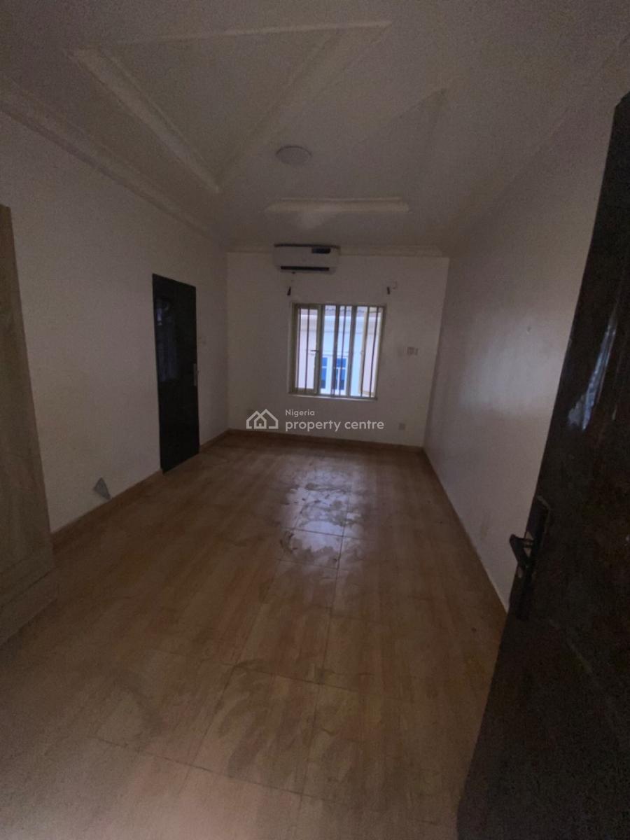 Neatly Used 4bedroom Flat, Peninsula Garden Estate, Behind Blenco, Ajah, Lagos, Flat / Apartment for Rent