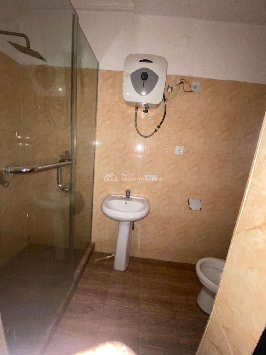Neatly Used 4bedroom Flat, Peninsula Garden Estate, Behind Blenco, Ajah, Lagos, Flat / Apartment for Rent