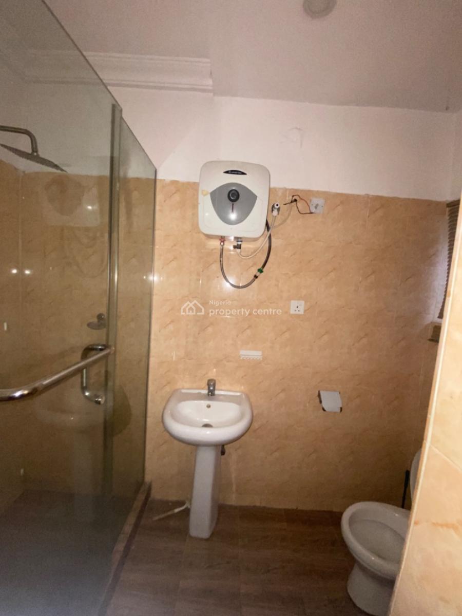 Neatly Used 4bedroom Flat, Peninsula Garden Estate, Behind Blenco, Ajah, Lagos, Flat / Apartment for Rent