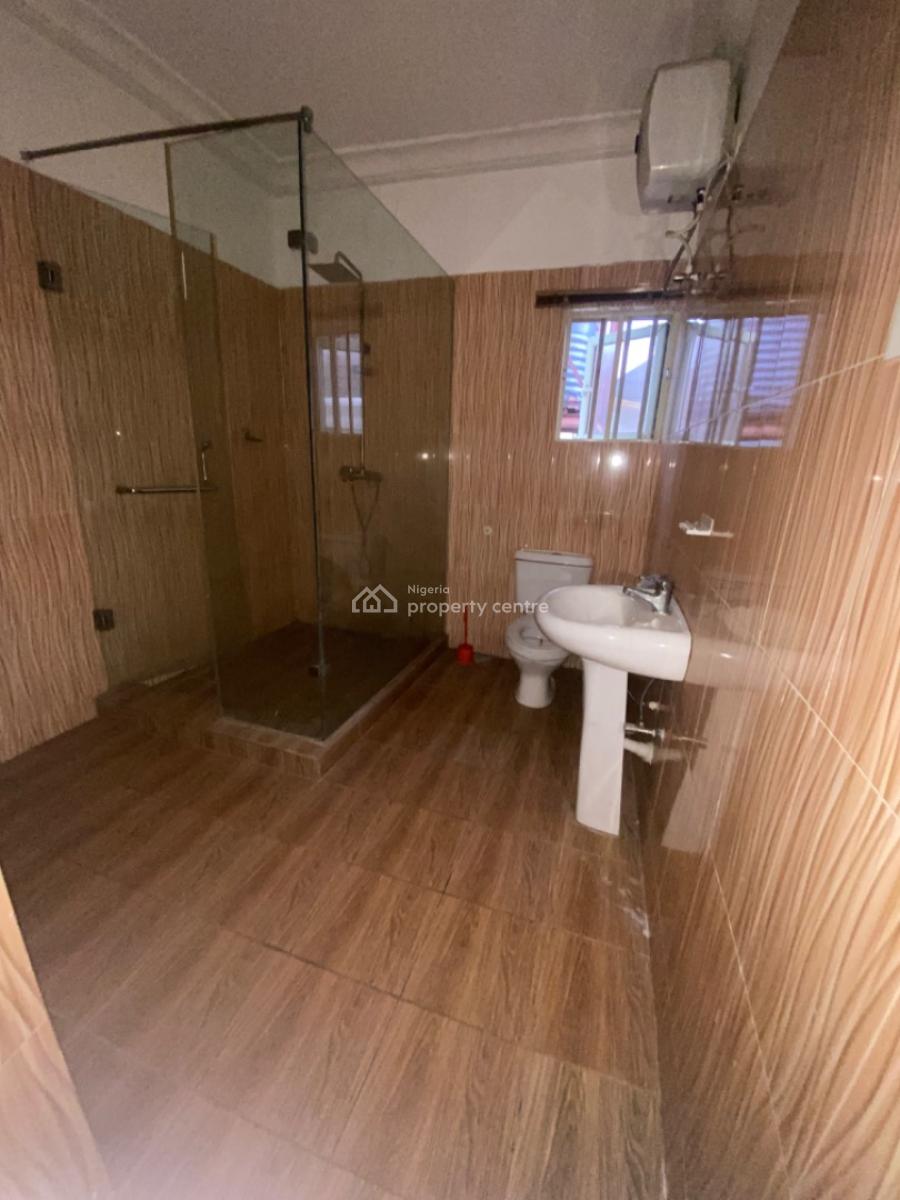 Neatly Used 4bedroom Flat, Peninsula Garden Estate, Behind Blenco, Ajah, Lagos, Flat / Apartment for Rent