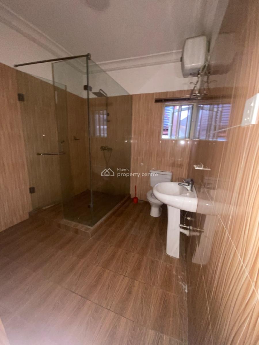 Neatly Used 4bedroom Flat, Peninsula Garden Estate, Behind Blenco, Ajah, Lagos, Flat / Apartment for Rent