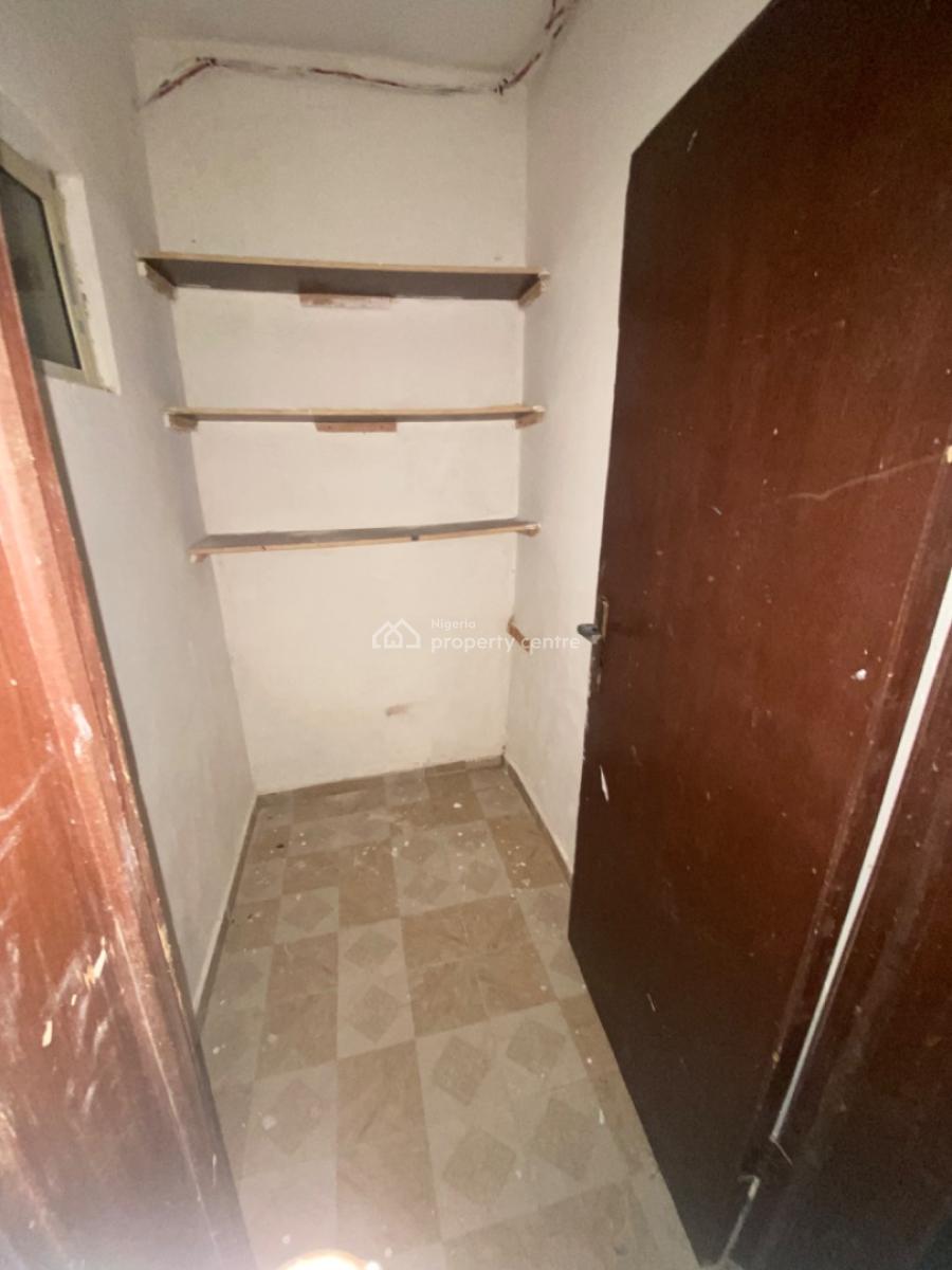 Neatly Used 3bedroom Flat, Peninsula Garden Estate, Behind Blenco, Ajah, Lagos, Flat / Apartment for Rent