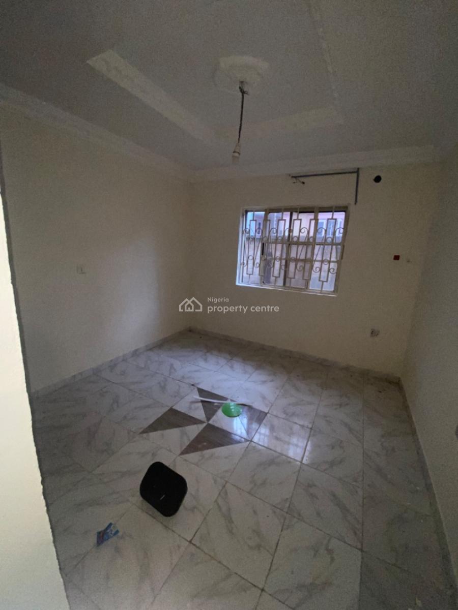 Neatly Used 3bedroom Flat, Peninsula Garden Estate, Behind Blenco, Ajah, Lagos, Flat / Apartment for Rent