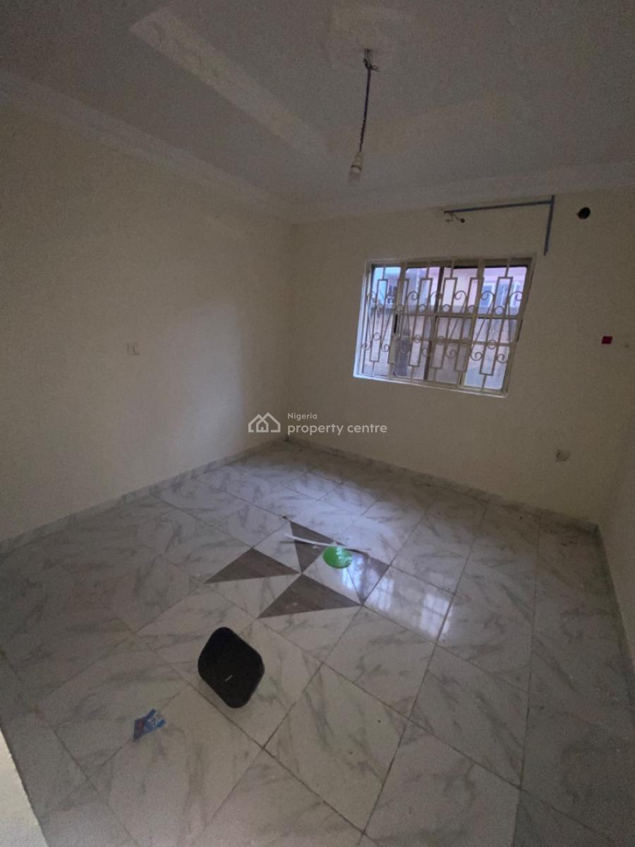Neatly Used 3bedroom Flat, Peninsula Garden Estate, Behind Blenco, Ajah, Lagos, Flat / Apartment for Rent